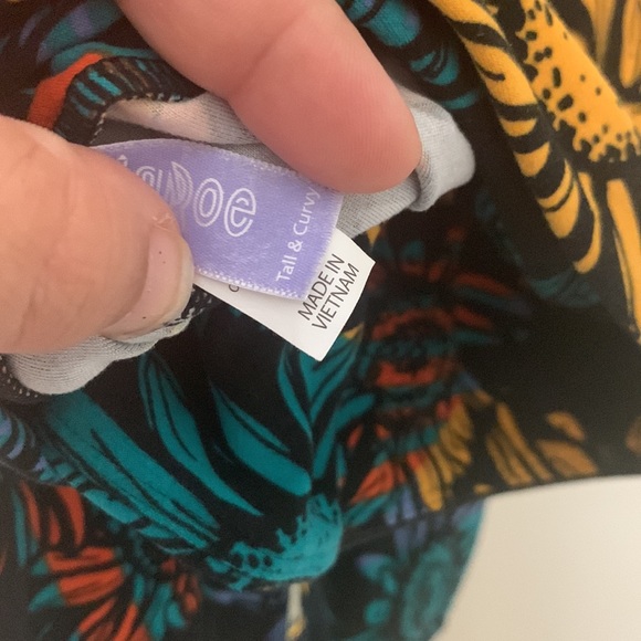 Lularoe TC Leggings Gently Used - Picture 2 of 5